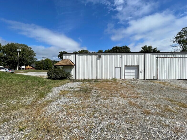 More Photos Of 12 Plains Rd, Essex Warehouse For Lease