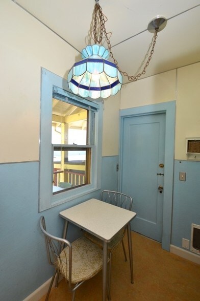 More Photos Of 2105 SE Ochoco St, Portland Office For Sale