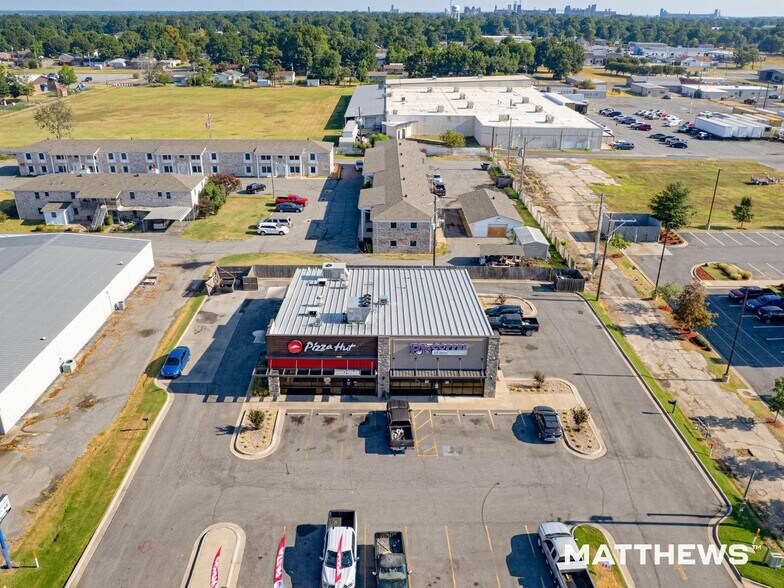 More Photos Of 210 W 22nd St, Stuttgart General Retail For Sale