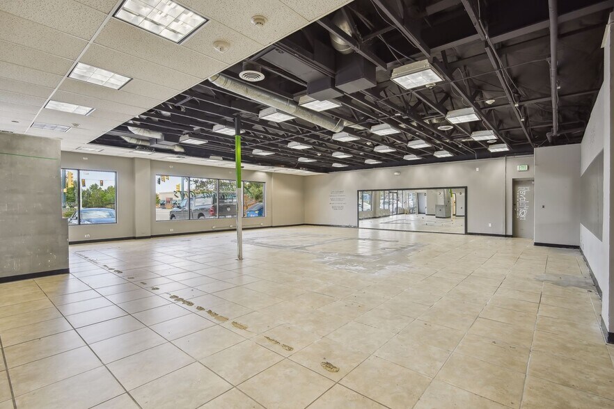 More Photos Of 7444 W Chatfield Ave, Littleton Unknown For Lease