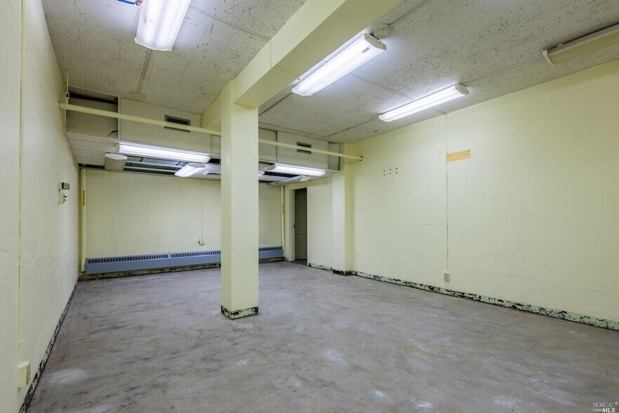 More Photos Of 224 N Oak St, Ukiah Office Residential For Lease