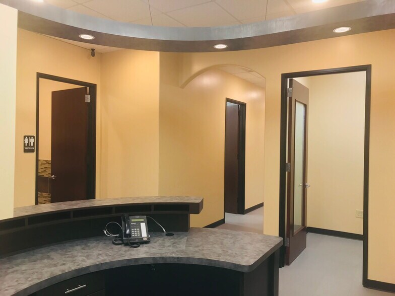 More Photos Of 13107-13141 W Lake Houston Pky, Houston Unknown For Lease