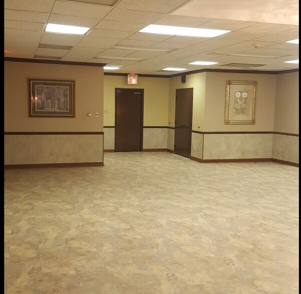 More Photos Of 25 E 16th St, Chicago Heights Loft Creative Space For Sale