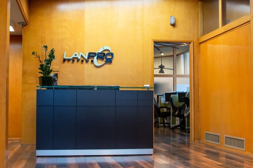 More Photos Of 2323 E St, Bakersfield Loft Creative Space For Lease