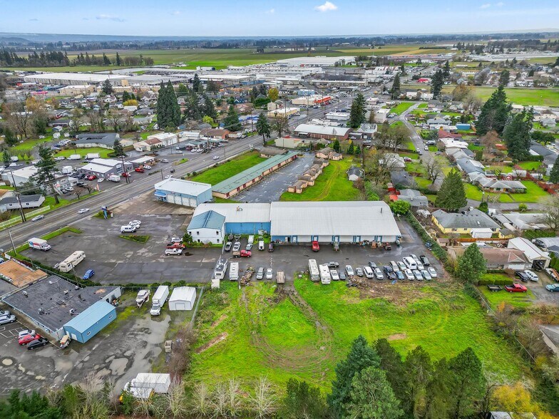 More Photos Of 555 N Pacific Hwy, Woodburn Auto Repair For Sale