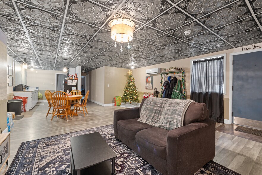 More Photos Of 603 N River St, Hot Springs Hotel For Lease