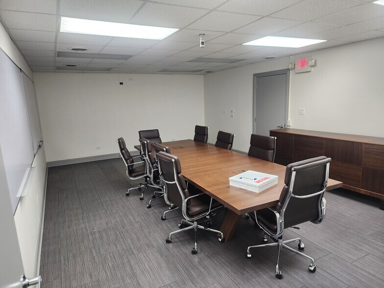 More Photos Of 1100 W 119th St, Chicago Warehouse For Lease