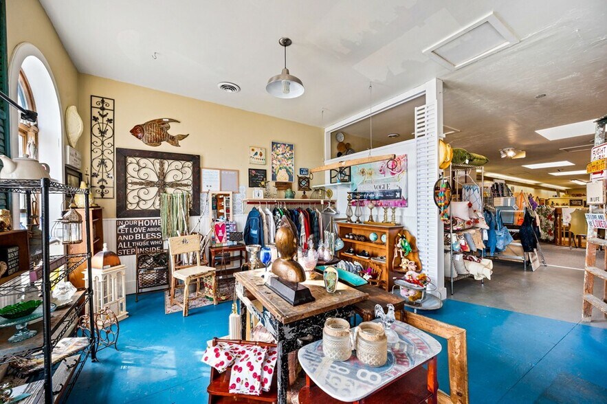 More Photos Of 147 N 3rd Ave, Sturgeon Bay Restaurant For Sale