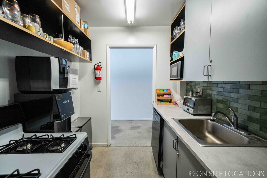 More Photos Of 9520 W Jefferson Blvd, Culver City Loft Creative Space For Lease