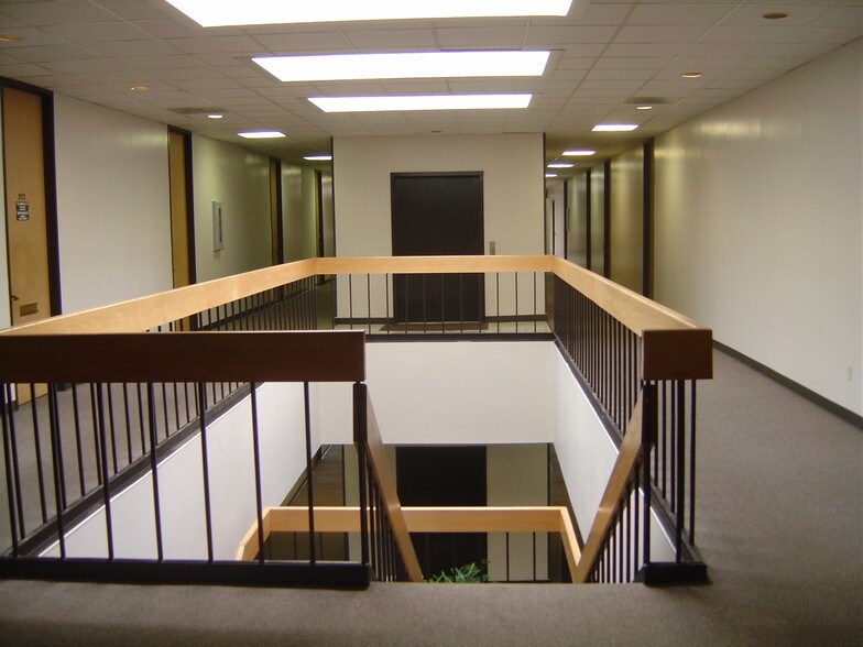 More Photos Of 8240 Antoine Dr, Houston Medical For Lease