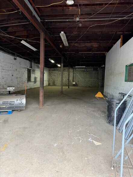 More Photos Of 506 Atkins Ave, Neptune Office For Lease