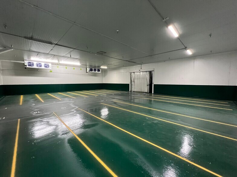 More Photos Of 1937-2035 E Vernon Ave, Vernon Refrigeration Cold Storage For Lease