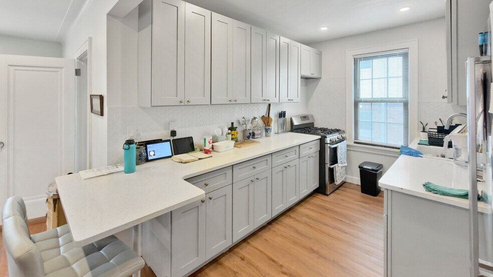 More Photos Of 4320 Hamilton Pl, Flushing Apartments For Sale