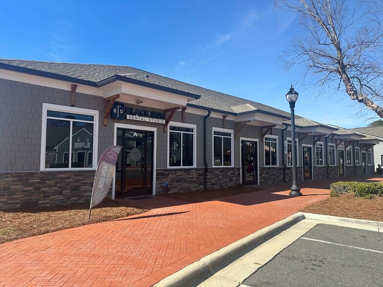 More Photos Of 10911 Black Dog Ln, Charlotte Medical For Lease