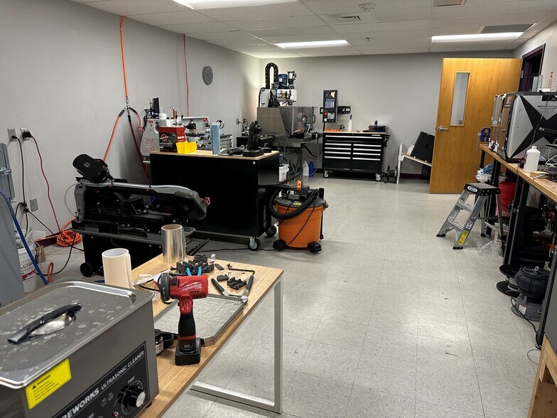 More Photos Of 8001 Terrace Ave, Middleton Research And Development For Lease