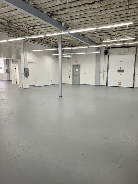 More Photos Of 7836 Oberlin Rd, Elyria Warehouse For Sale