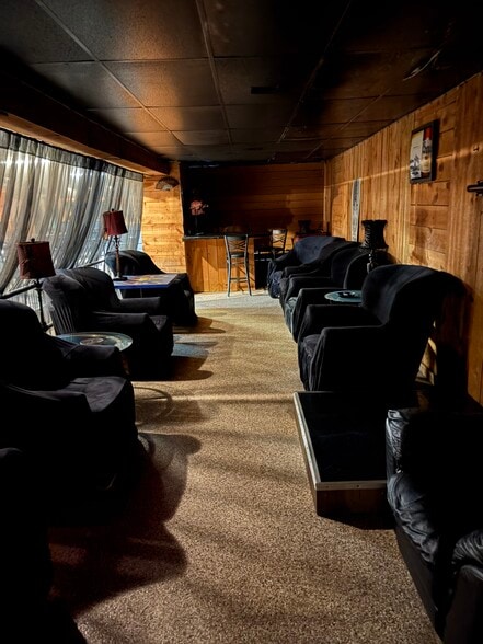 More Photos Of 1704 E Hwy 70, Kingston Bar For Sale