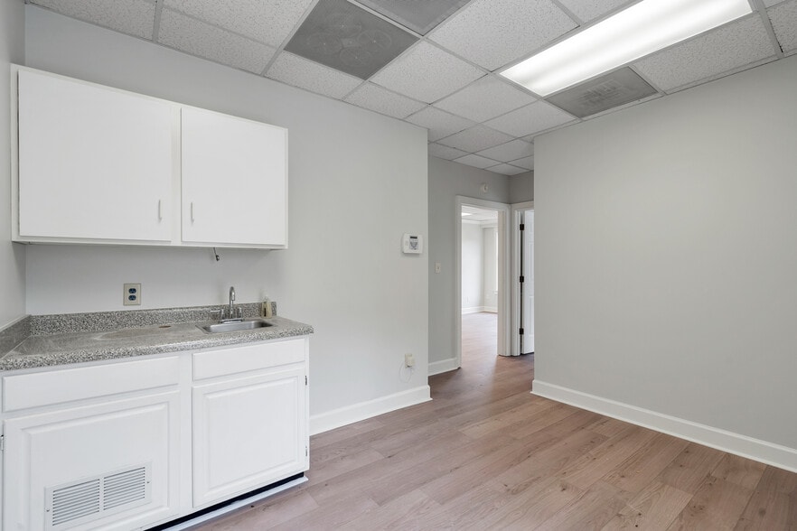 More Photos Of 7000 Peachtree Dunwoody Rd NE, Atlanta Office For Lease