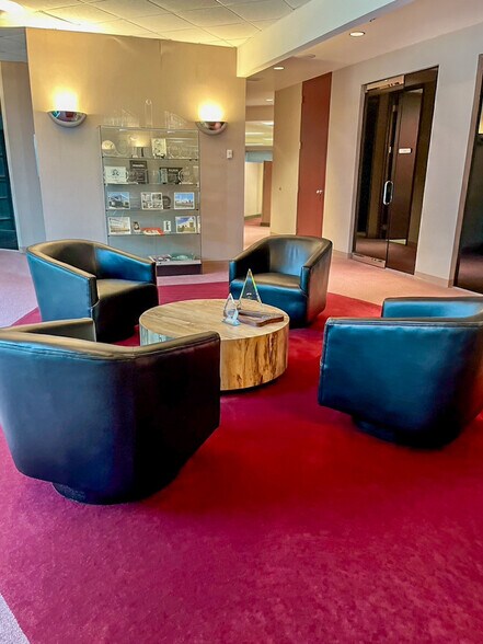 More Photos Of 7777 W Blue Mound Rd, Milwaukee Office For Lease