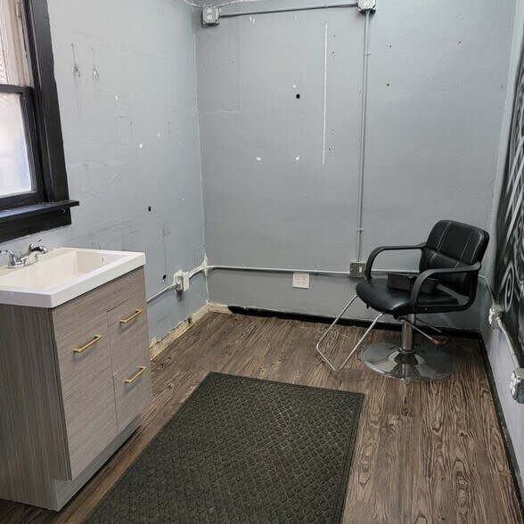 More Photos Of 11501-11507 W Colfax Ave, Lakewood Freestanding For Sale