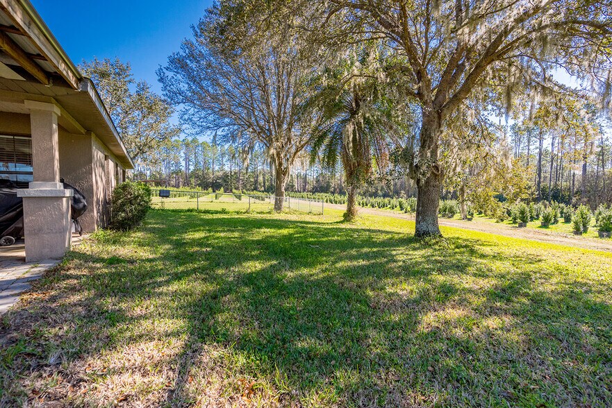 More Photos Of 16385 NW 112th Ct, Reddick Specialty For Sale