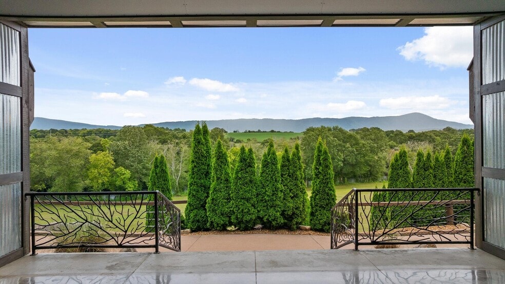 More Photos Of 1020 Thomas Rd, Benton Multifamily For Sale