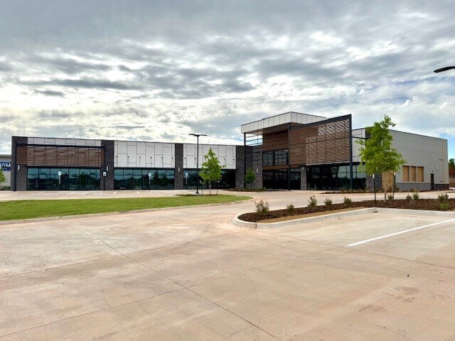 More Photos Of 16533 N May Ave, Edmond Unknown For Lease