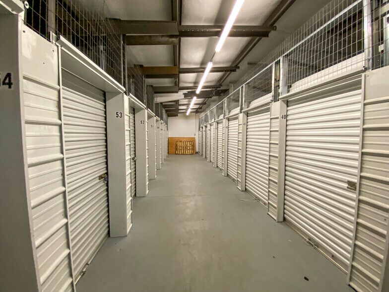 More Photos Of 3200 Airport Blvd, North Myrtle Beach Distribution For Lease