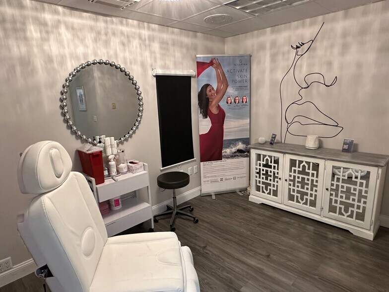 More Photos Of 148 East Ave, Norwalk Medical For Sale