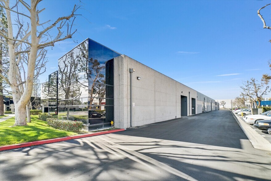 More Photos Of 10201 Trademark St, Rancho Cucamonga Warehouse For Lease