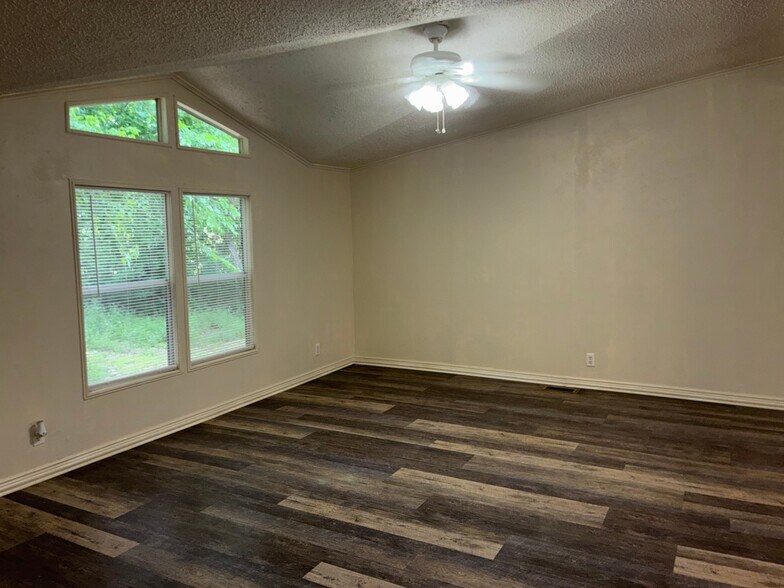 More Photos Of 382 County Road 4450, Kempner Manufactured Housing Mobile Home Park For Sale