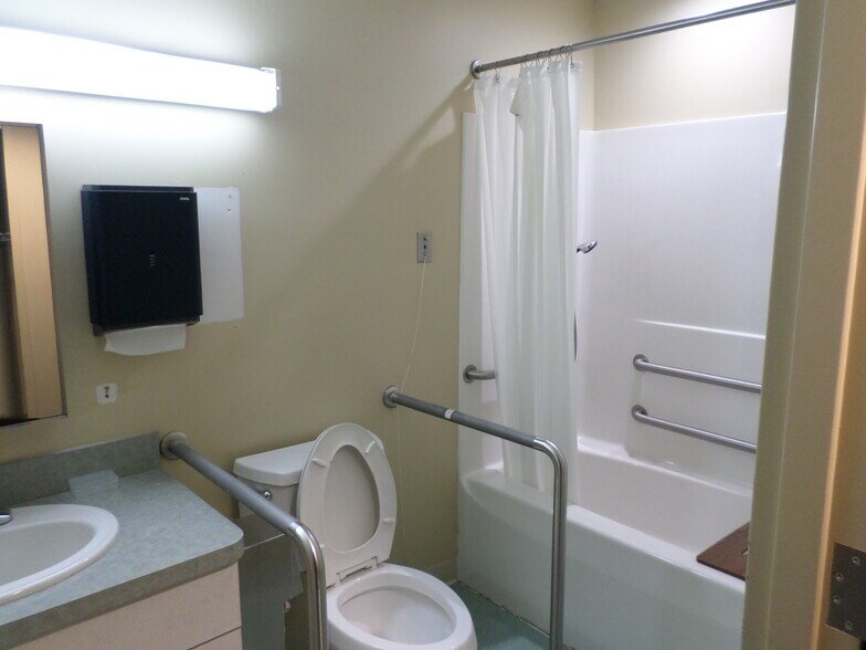 More Photos Of 819 Jefferson Ave, Scranton Assisted Living For Lease
