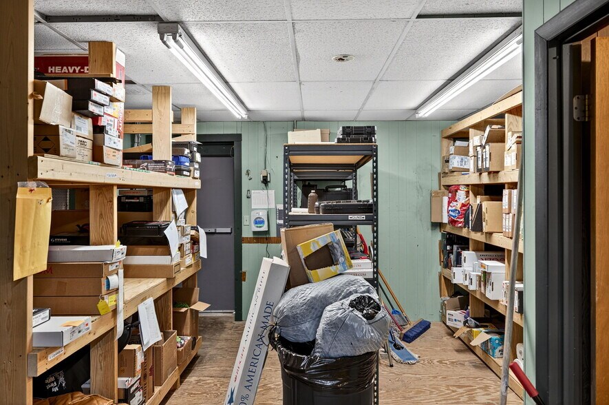 More Photos Of 23 W Main St, Canton Flex For Sale