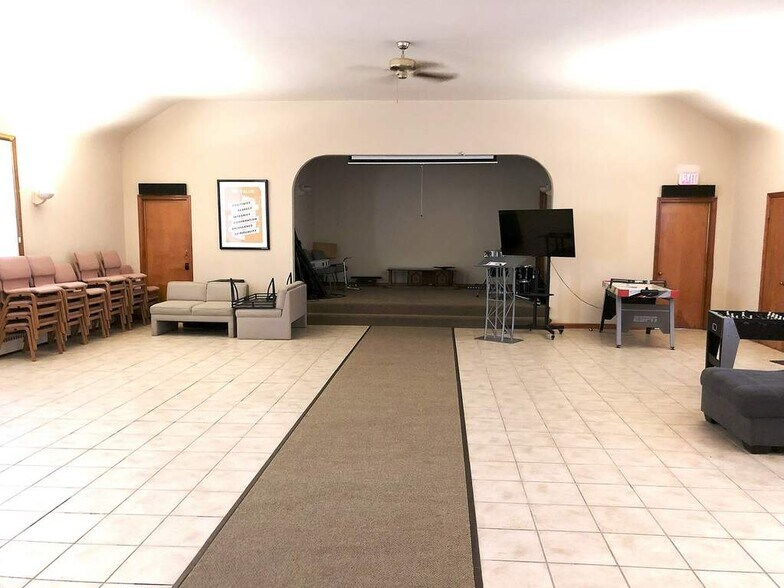 More Photos Of 14832 W 163rd St, Homer Glen Religious Facility For Lease