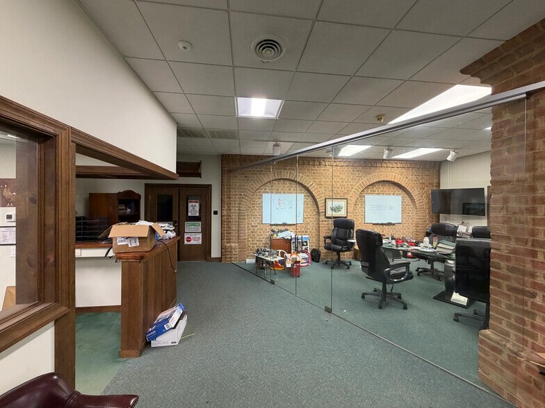 More Photos Of 27013 E Lillian St, Hebron Warehouse For Sale