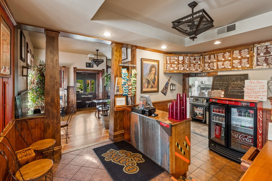 More Photos Of 2711 W College St, Bozeman Restaurant For Sale