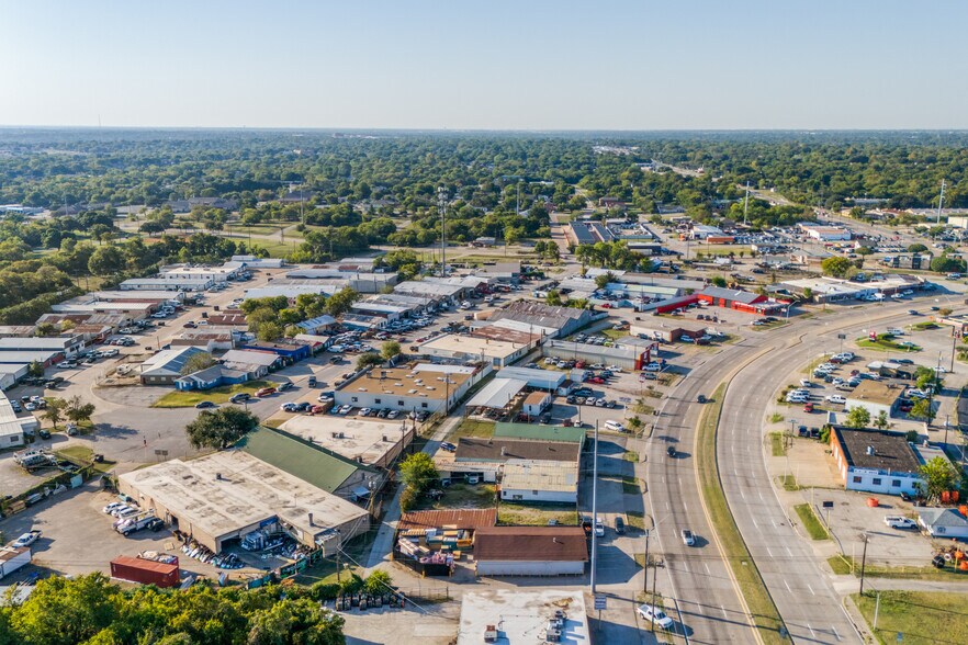 More Photos Of 250 Lavon Dr, Garland Industrial For Sale