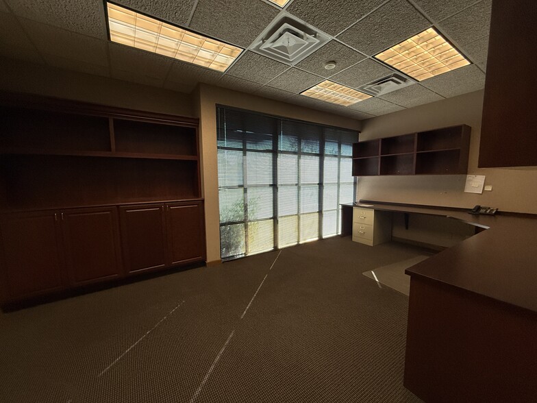 More Photos Of 6940 S Utica Ave, Tulsa Office For Sale