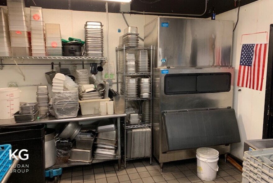 More Photos Of 22 E Hubbard St, Chicago Restaurant For Lease