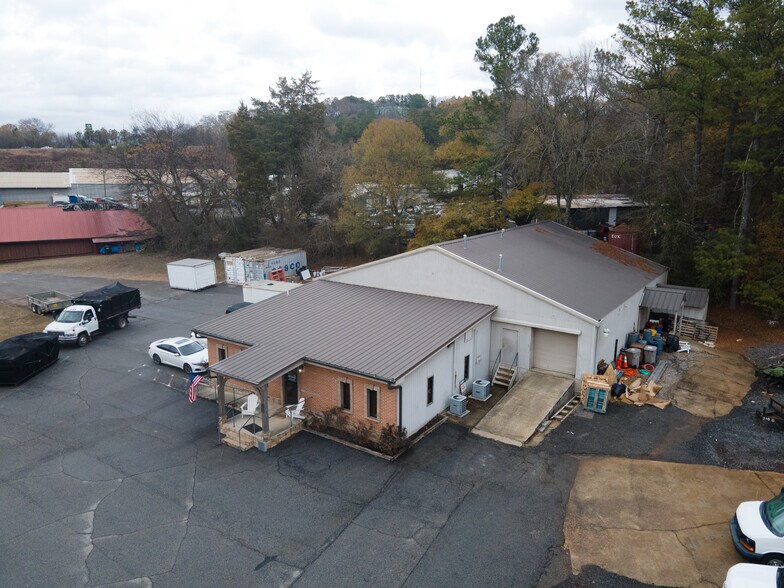 More Photos Of 606 S Tennessee St, Cartersville Flex For Lease