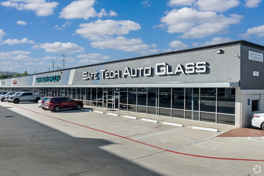 More Photos Of 15825 State Highway 249, Houston Unknown For Lease