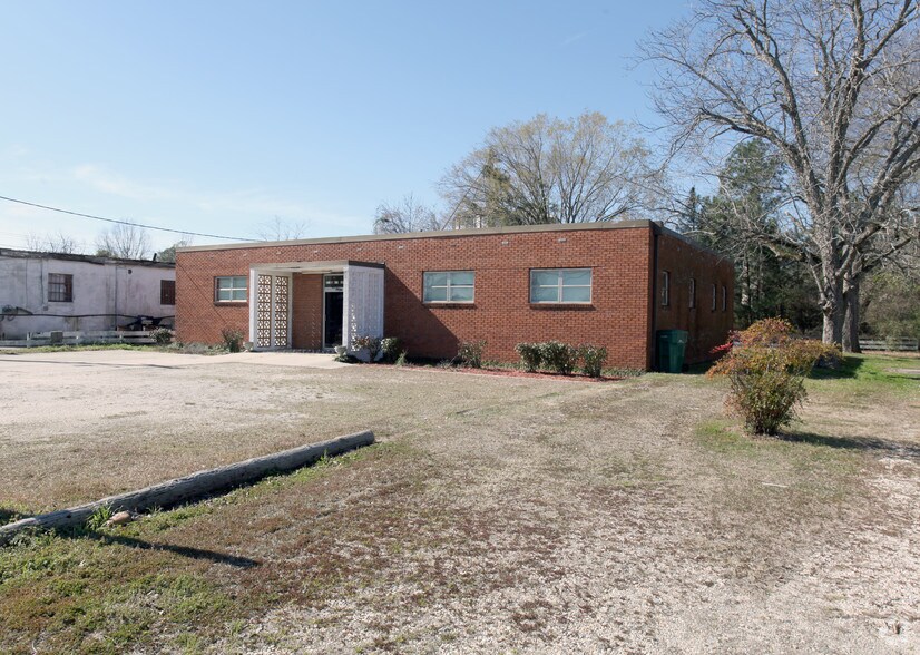 More Photos Of 1108 S Main St, Marion Office For Lease