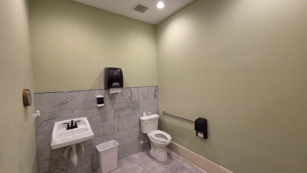 More Photos Of 3663 Southland Dr, Flowery Branch Warehouse For Sale