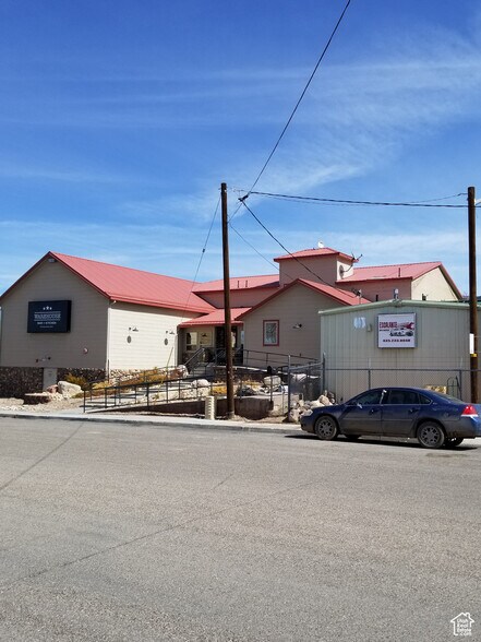 Primary Photo Of 432 N 100 W, Cedar City Restaurant For Sale