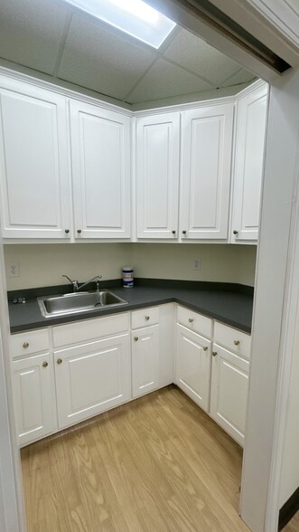 More Photos Of 100 Governors Trace, Fayetteville Office For Lease