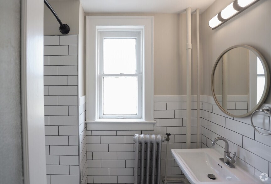 More Photos Of 111 E 16th St, Indianapolis Apartments For Lease