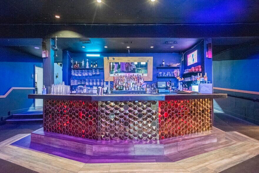 More Photos Of 228 Castro St, Mountain View Bar For Sale