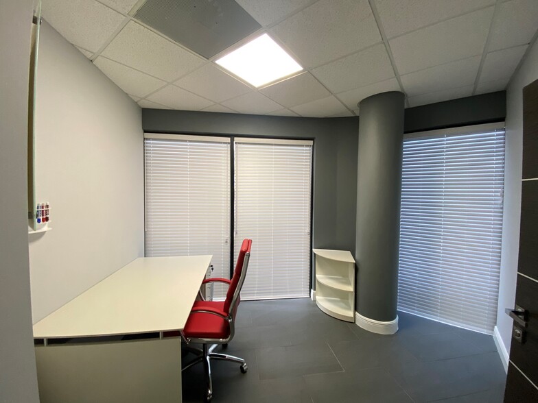 More Photos Of 3333 W Commercial Blvd, Fort Lauderdale Medical For Sale