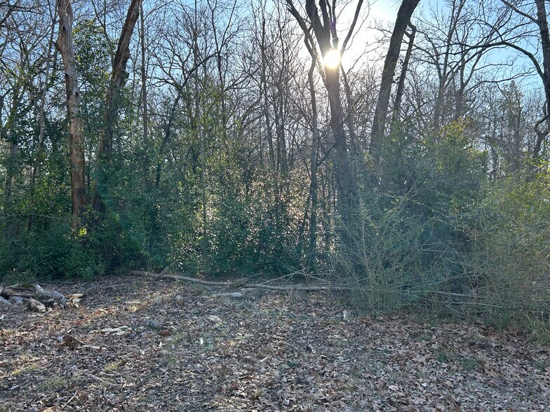 More Photos Of 2003 E US Highway 84, Palestine Office For Sale