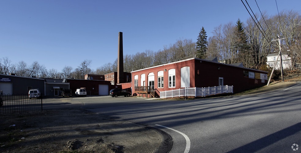 More Photos Of 21-69 S Main St, Leicester Service For Lease
